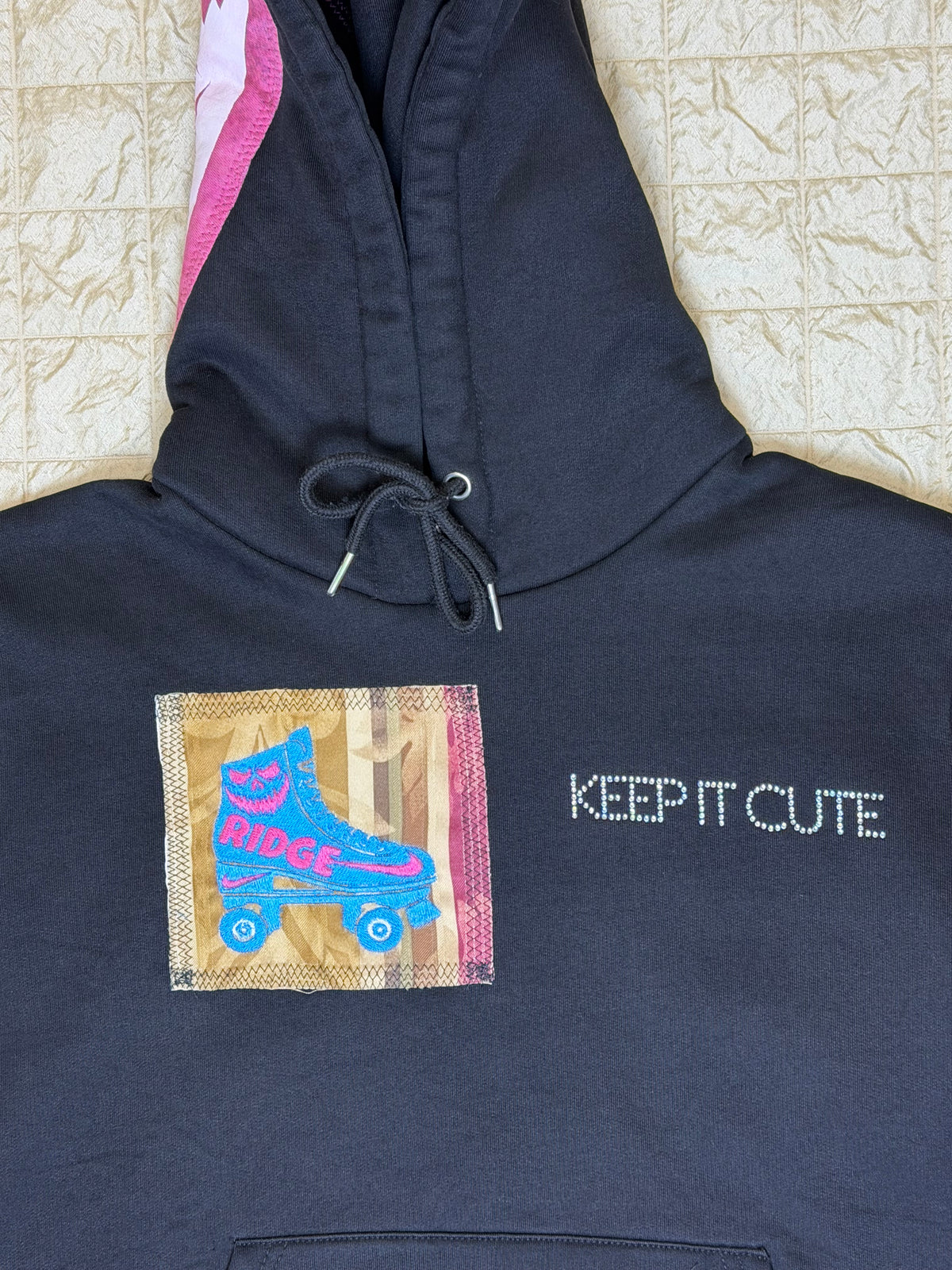 ROLLER SKATE HOODIE-WOMENS XS