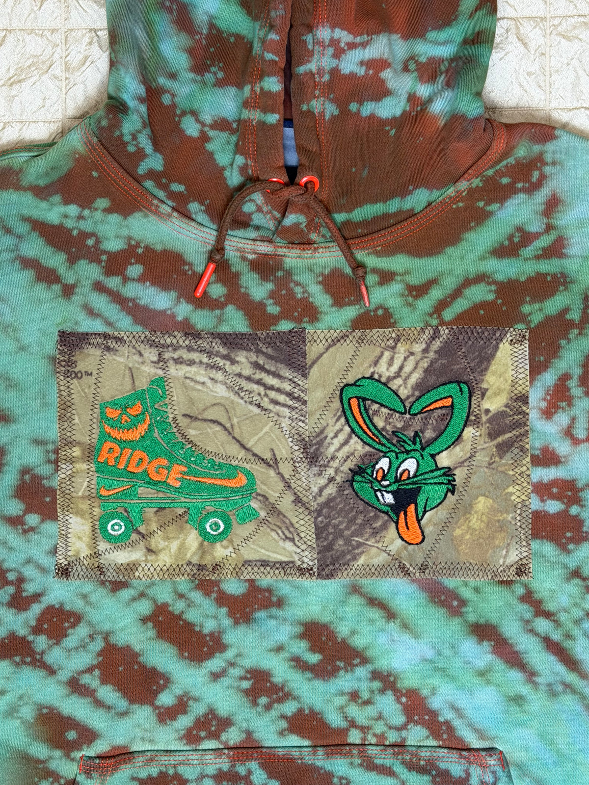 RABBIT SEASON HOODIE-MEDIUM