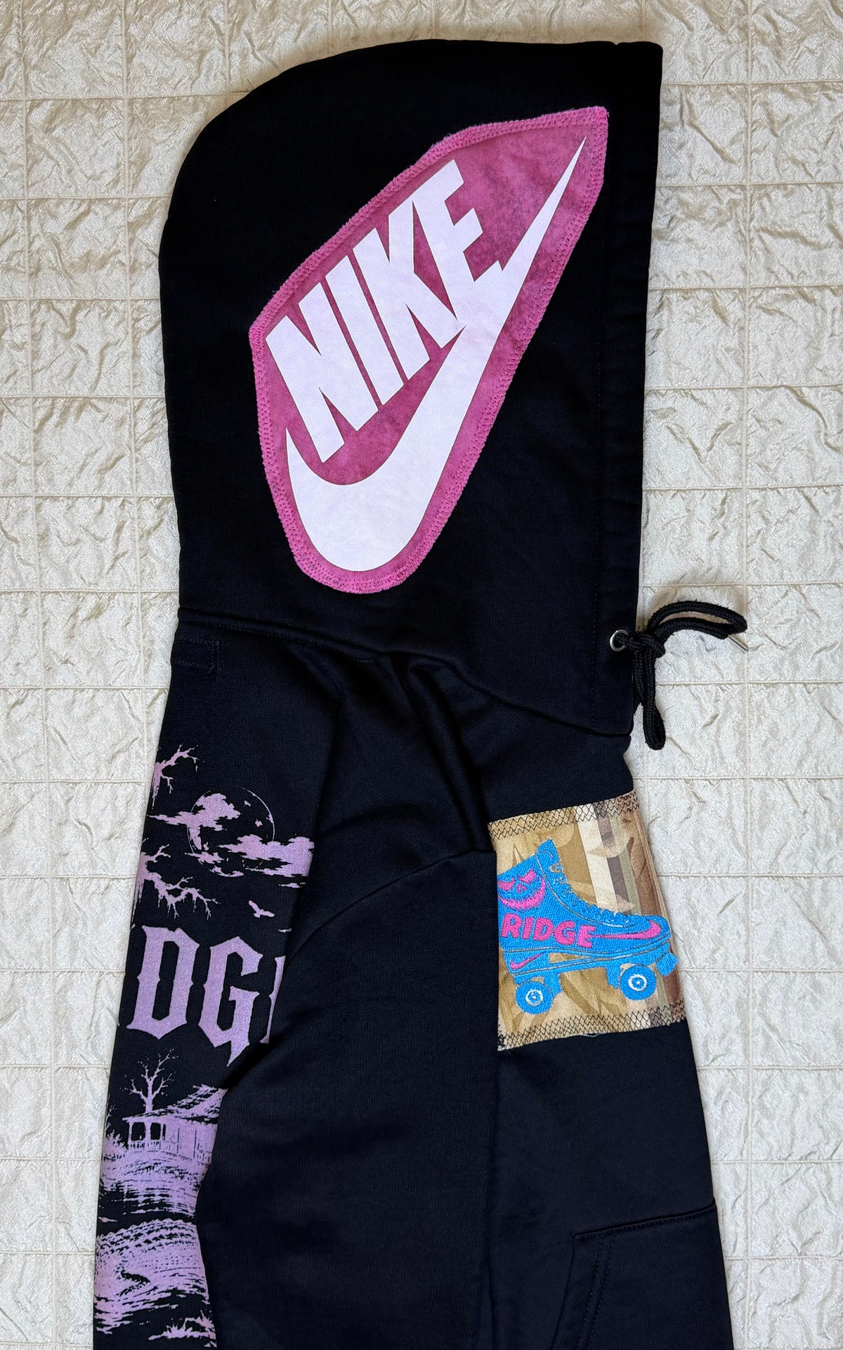 ROLLER SKATE HOODIE-WOMENS XS